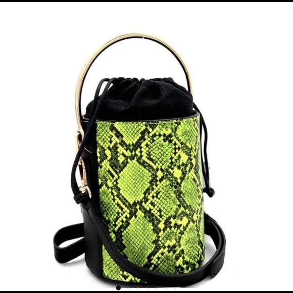 Bucket handbag - Picture 2 of 2